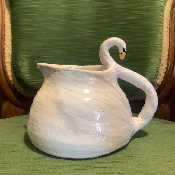 Artist Signed Swan Creamer/Pitcher. - Picture 2 of 6